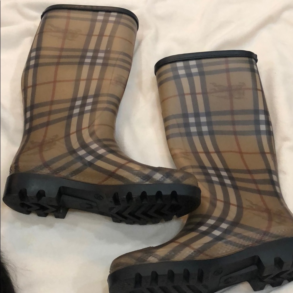 Burberry rainboots
